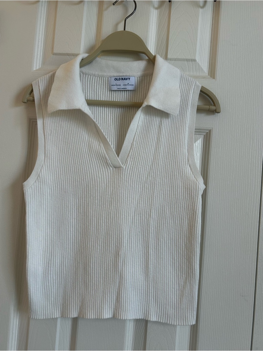 Old Navy Women's Ivory Ribbed Sleeveless Polo Tank Top
